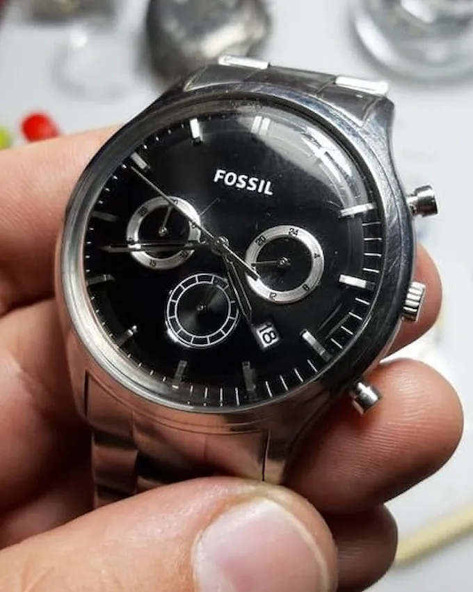 Fossil hronograf sat posle popravke u časovničarskoj radnji Todorović Watch Co u Nišu