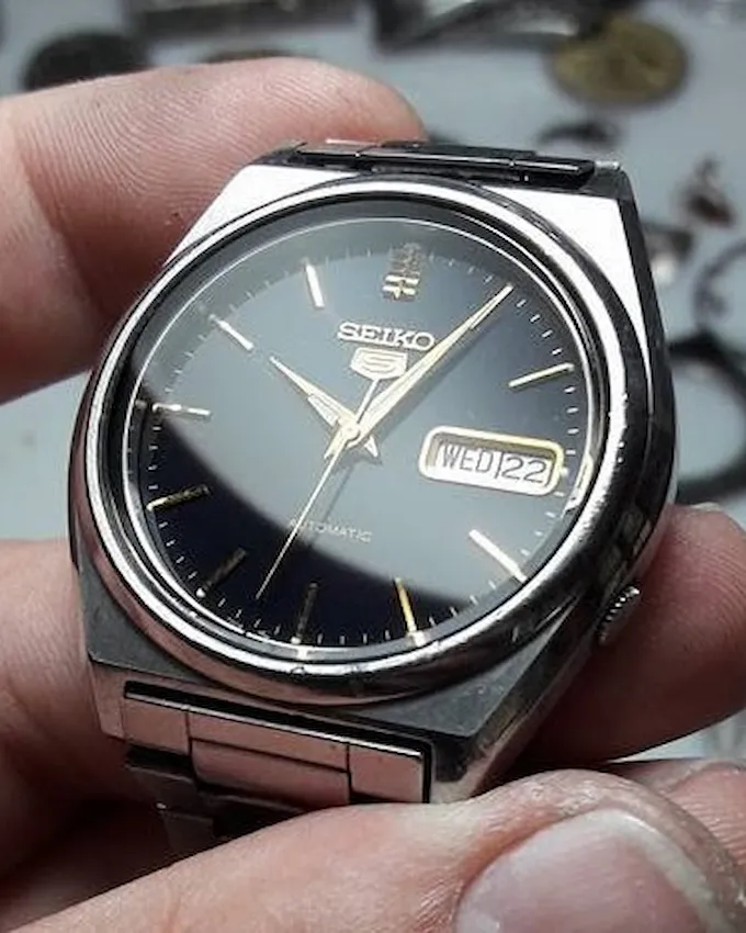Seiko sat sa zamenjenim staklom posle popravke u časovničarskoj radnji Todorović Watch Co u Nišu